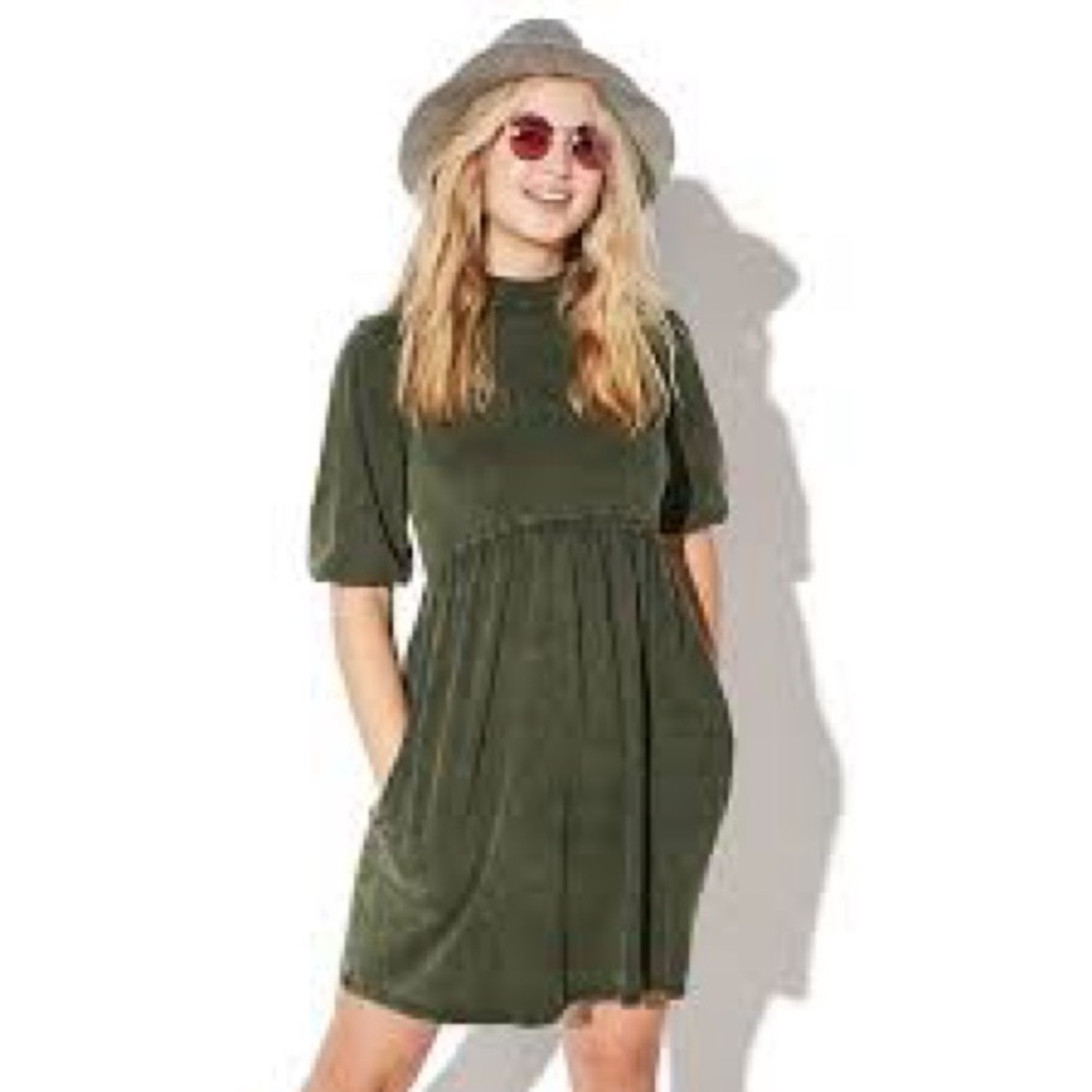 Grunge-Style Olive Green Dress with Smocked Waist